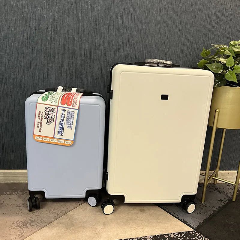 Ultra-light mute universal wheel draw-bar luggage in ABS PC material, 20 inch, black colour, shown on floor