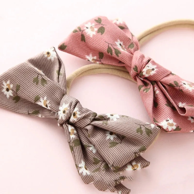 Children's knotted bow hair ring with Snow White print in cloth material