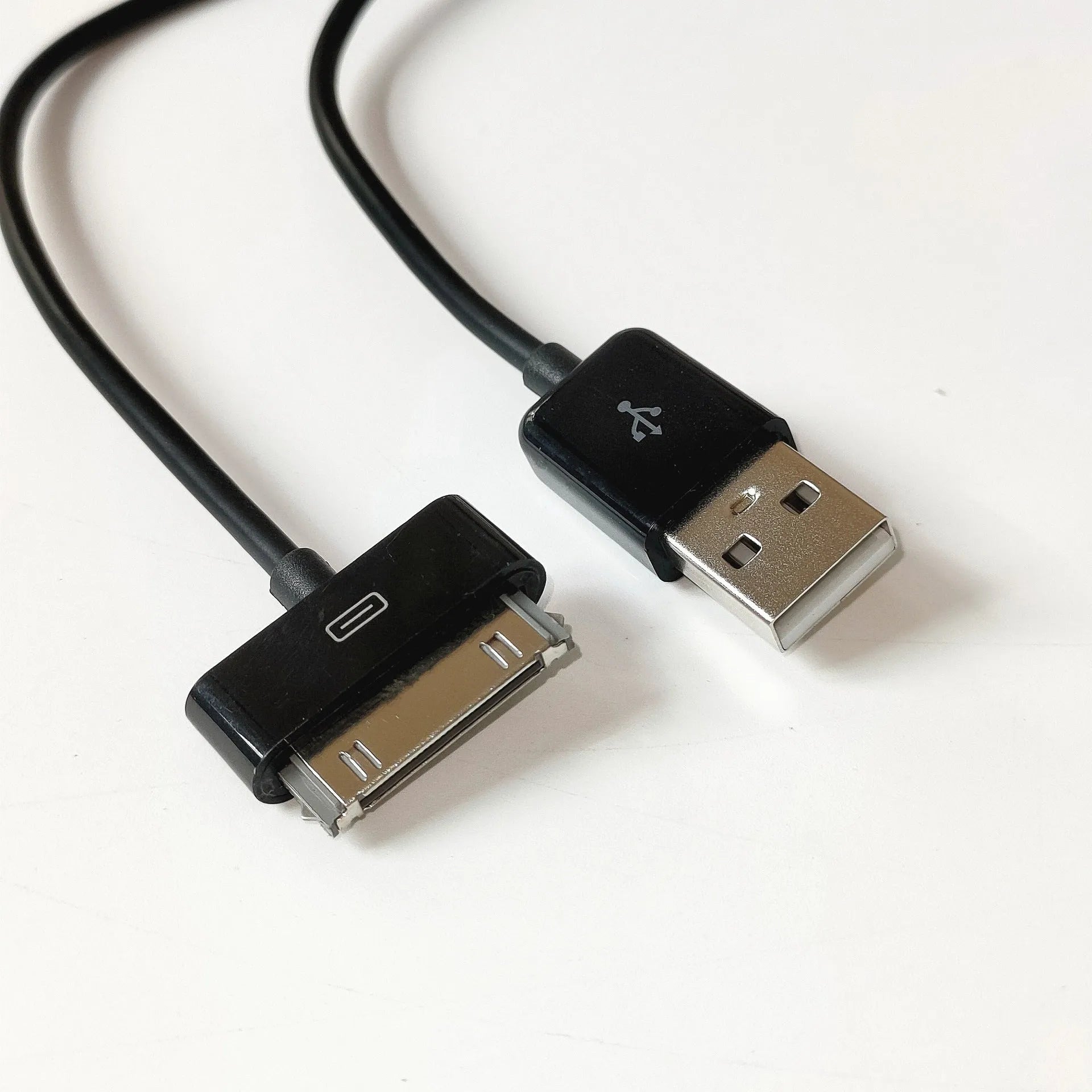 Black 1-metre USB data cable for tablet charging and syncing