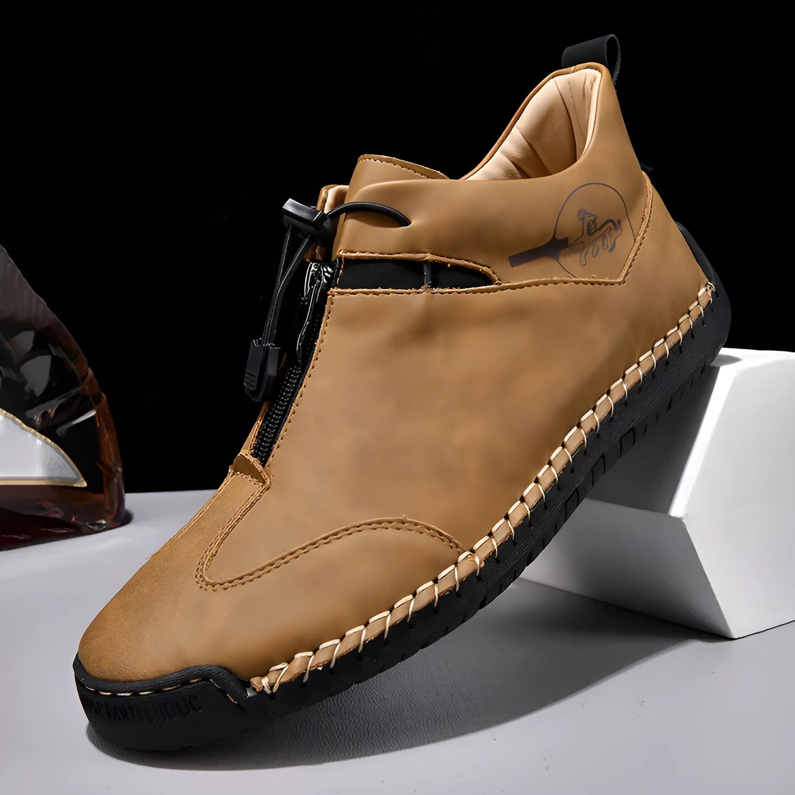 Men's casual leather shoes with mid-heel, round pointed toe, and reinforced leather upper