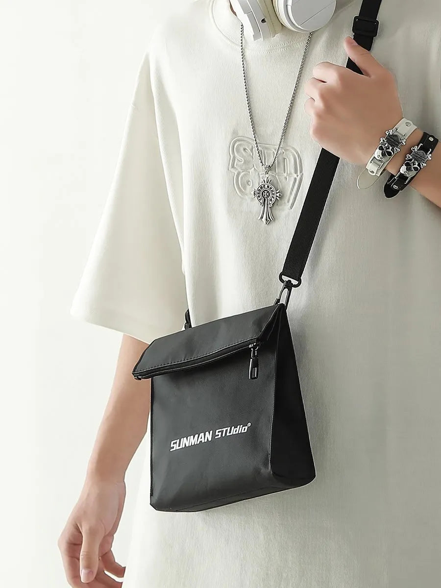 Polyester messenger bag design backpack with crossbody strap in bends and hitches colour option