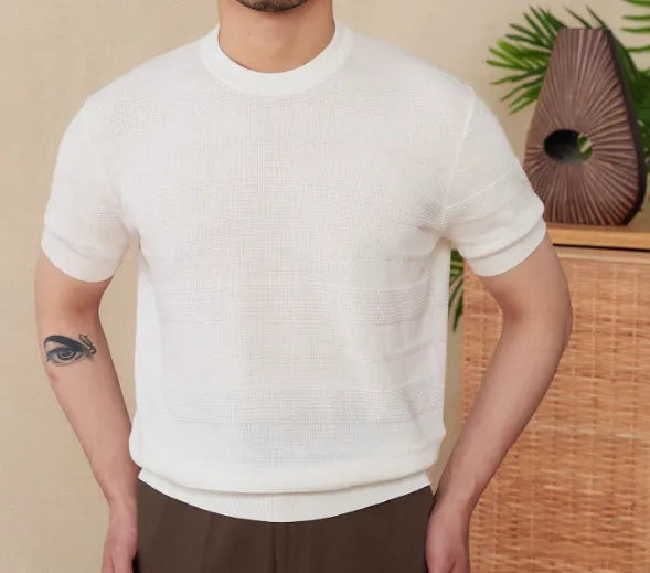 Casual off-white pure cotton retro short-sleeve T-shirt on a hanger