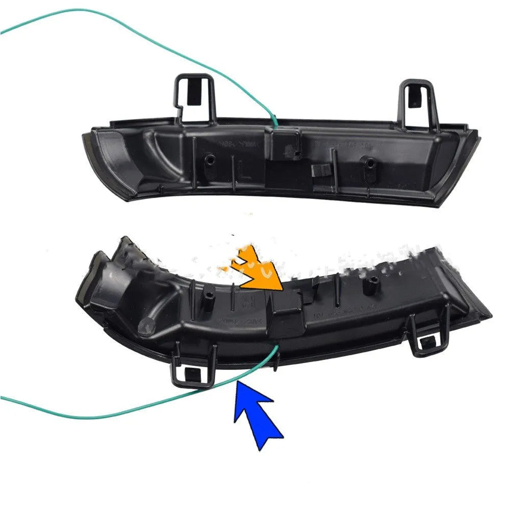Volkswagen dynamic running water turn signal light unit for Golf MK5 and compatible models.