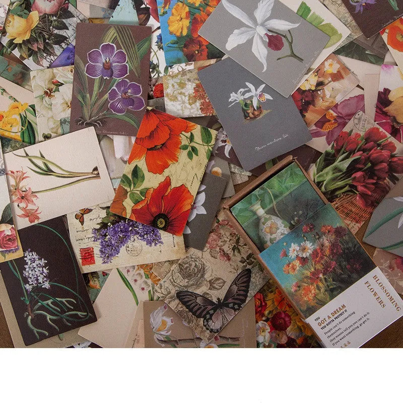 100 retro small book double-sided notes in seven vintage colour designs including Antique Paper and Blossoming Flowers