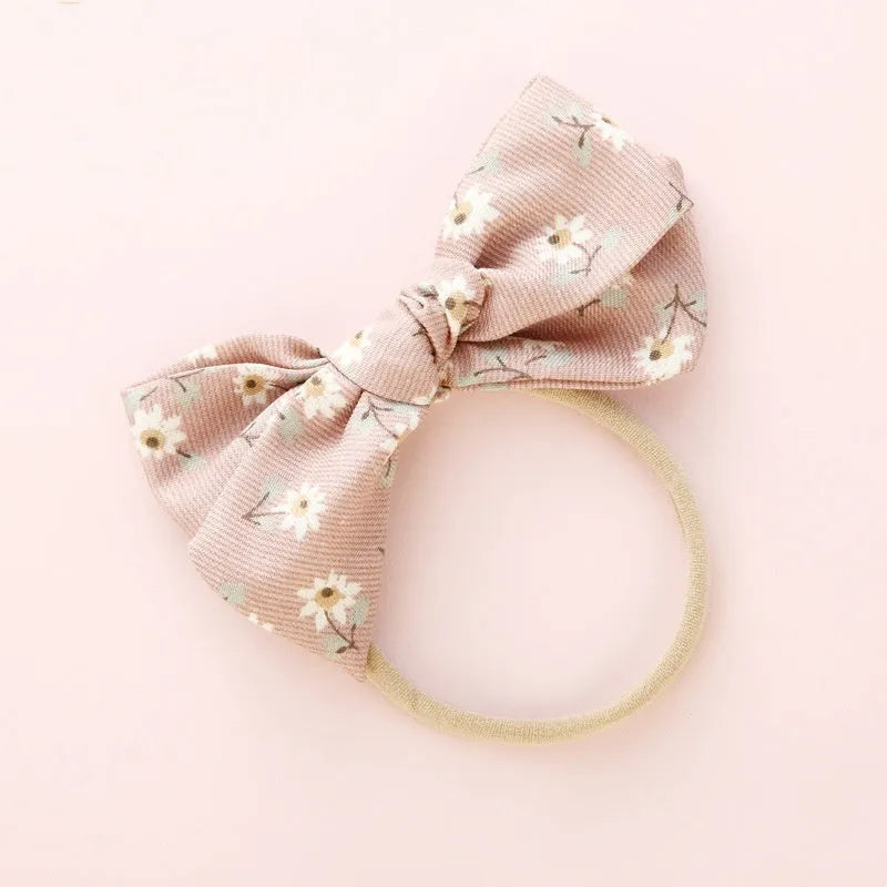 Children's knotted bow hair ring with Snow White print in cloth material