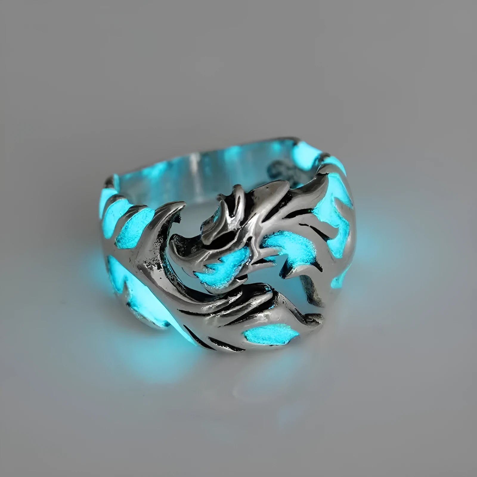 Adjustable Chinese dragon ring with luminous pattern in antique silver blue and green colour