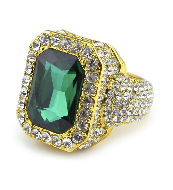 Gold-plated men's hip hop ring with emerald colour, geometric asymmetric design, and diamond treatment