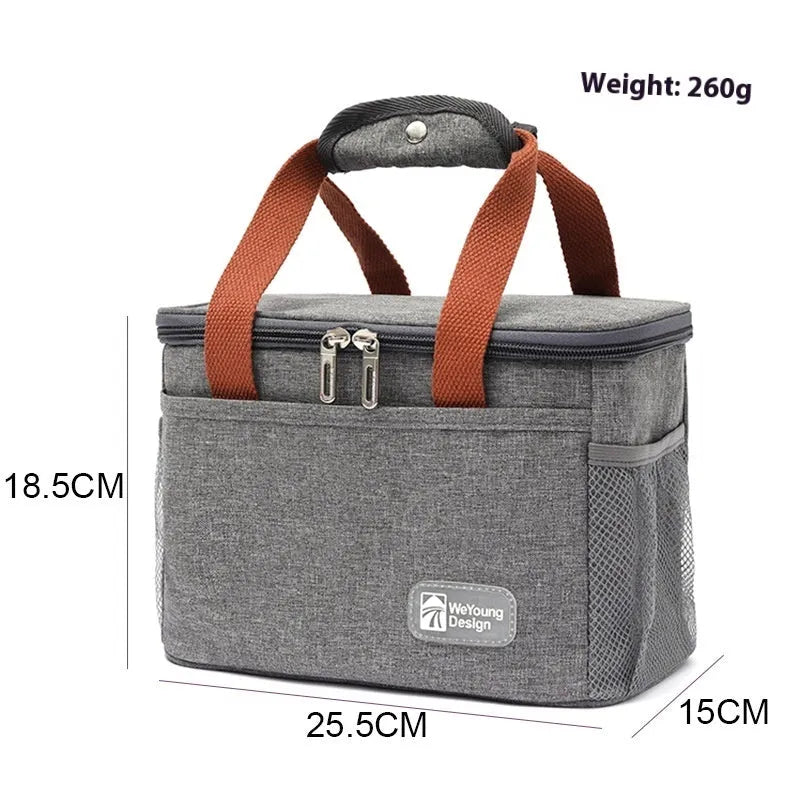 Insulated crossbody picnic bag in navy blue with a 15-litre capacity and Oxford cloth material.