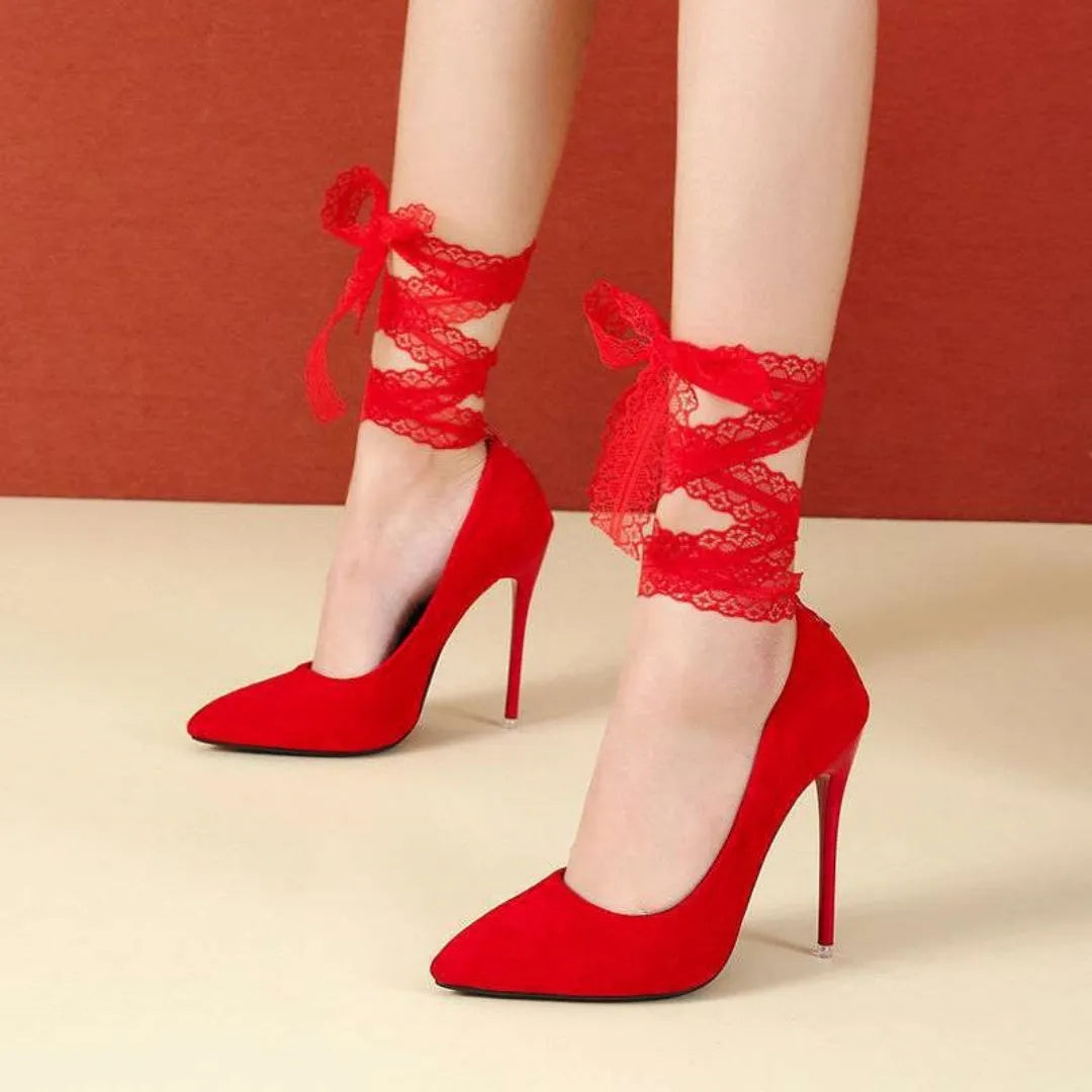 Women's black and red pointed toe strap shoes with shallow mouth design