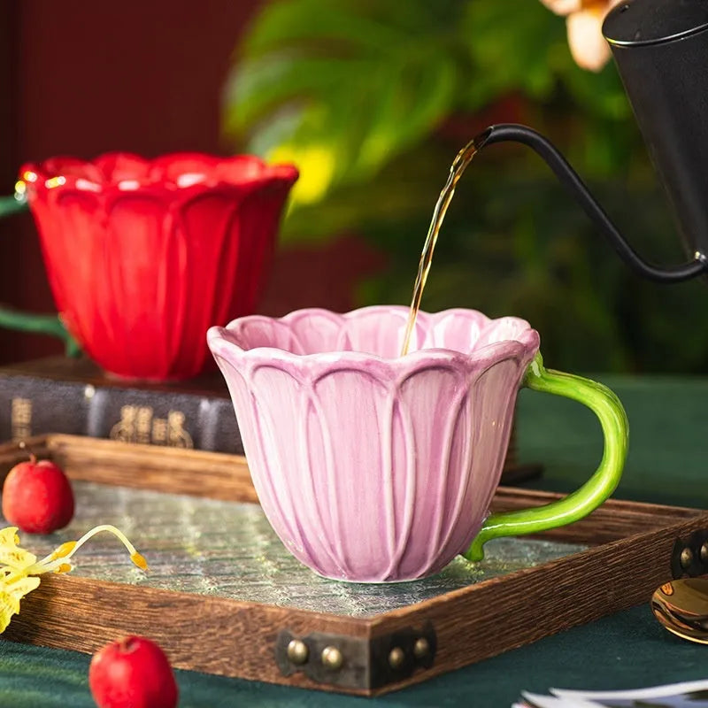 Red and purple pastoral floral patterned ceramic breakfast cup with 500ml capacity.