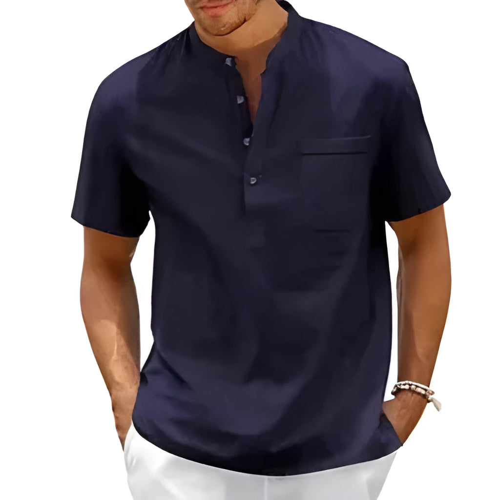 Men's solid colour bird eye cloth polo shirt with stand collar and short sleeves.