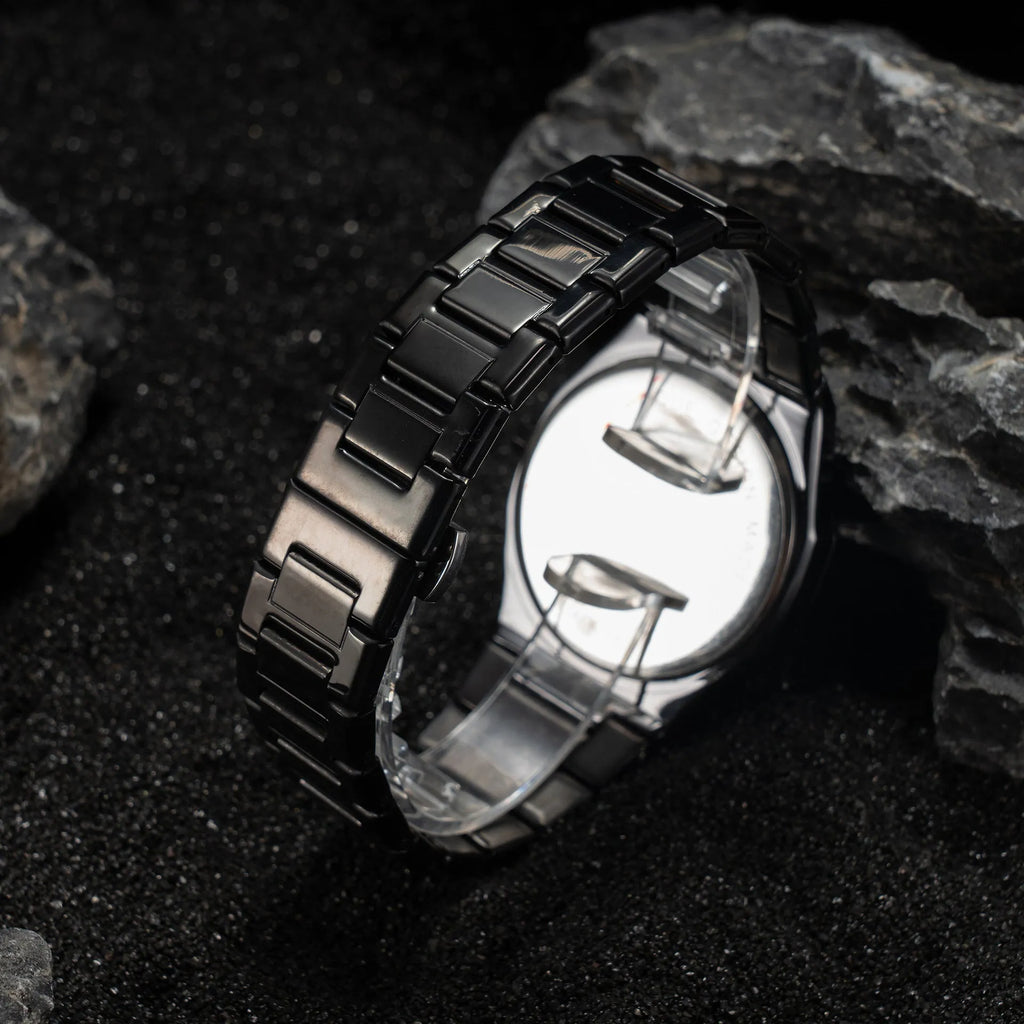 Men's business casual watch with steel belt and quartz movement in 10mm thickness