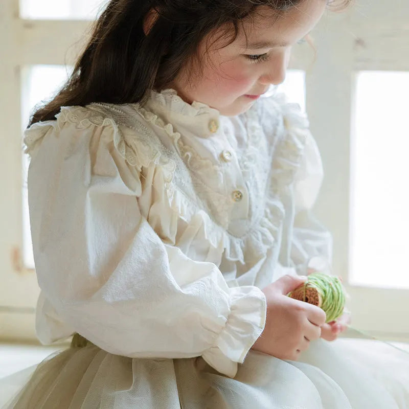 Girls' lace collar puff sleeve cotton shirt in solid beige colour for autumn