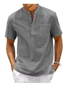 Men's solid colour bird eye cloth polo shirt with stand collar and short sleeves.