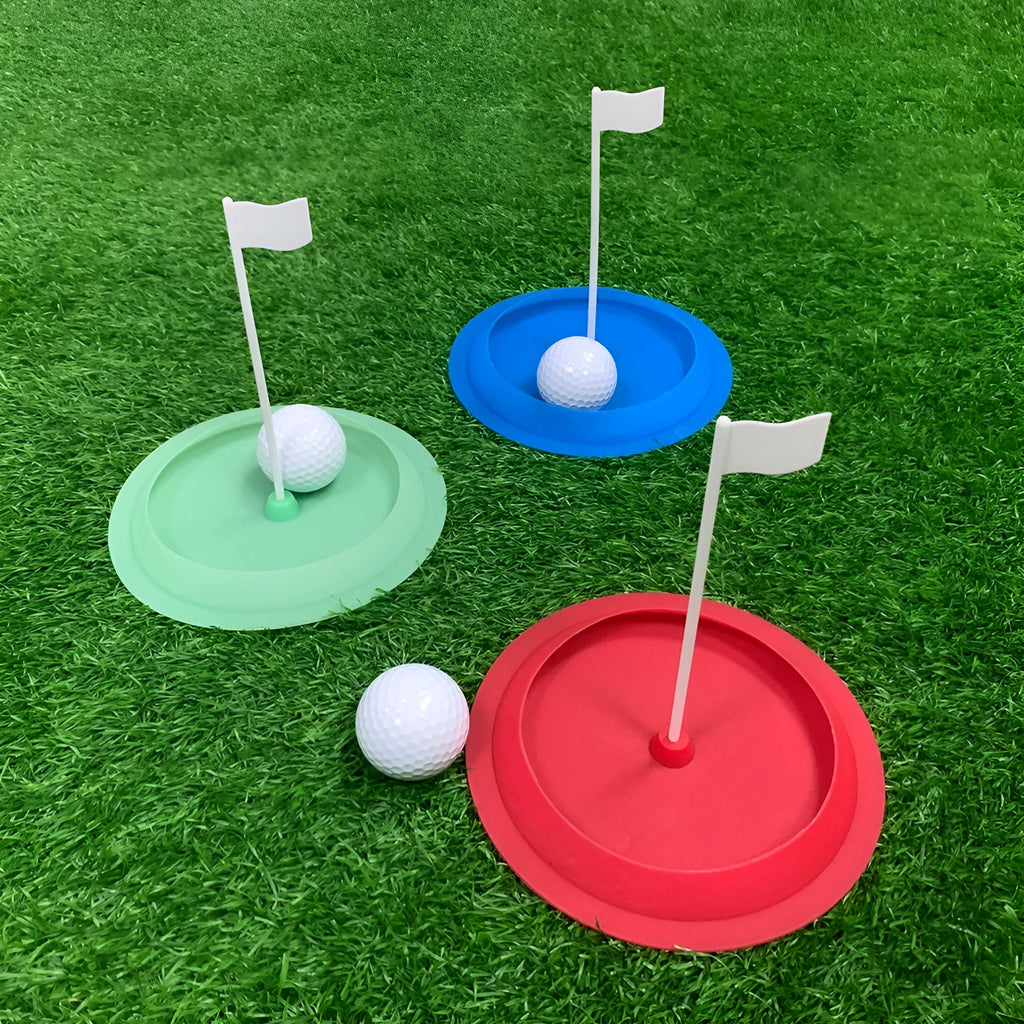 16cm diameter silicone golf putter plate in red, green and blue colours for indoor putting practice
