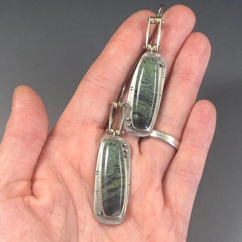 Two-tone marble pattern geometric earrings with simple design and alloy construction