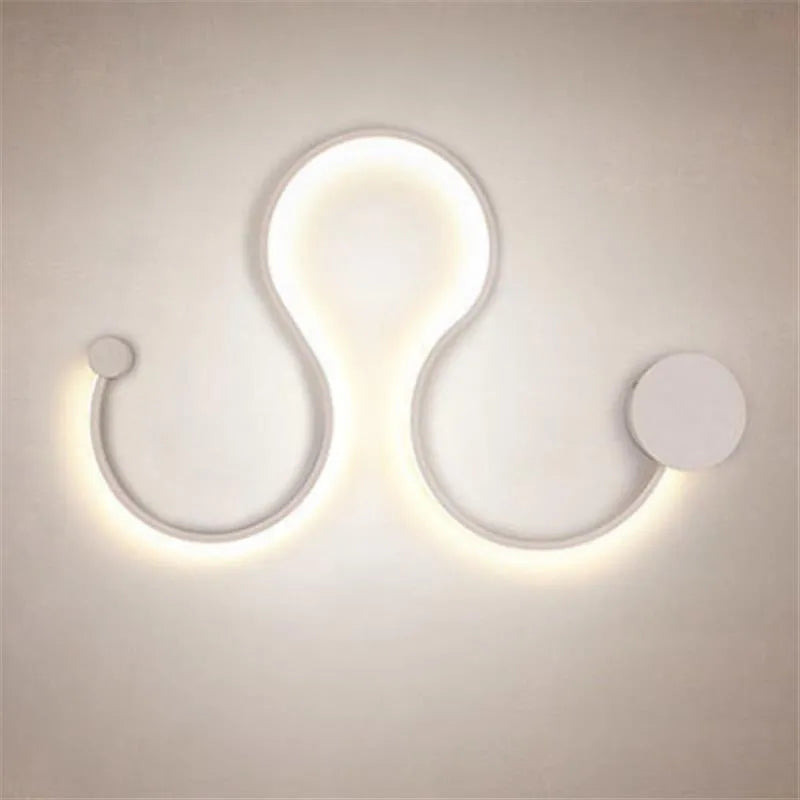 Modern aluminium LED wall lamp in black finish with adjustable dimming and colour temperature options