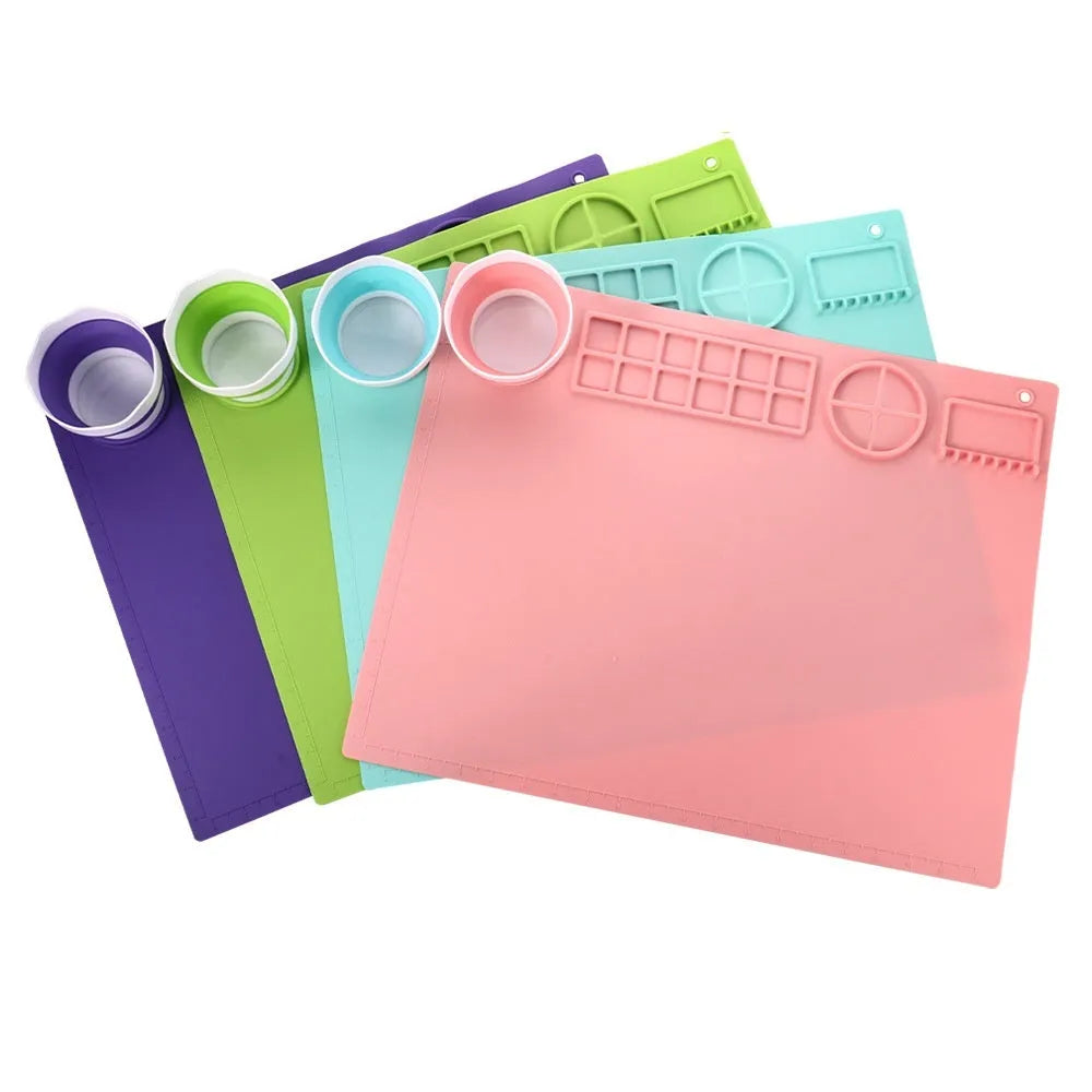 Silicone painting mat for watercolours in green colour, showing 50x40cm size and smooth surface