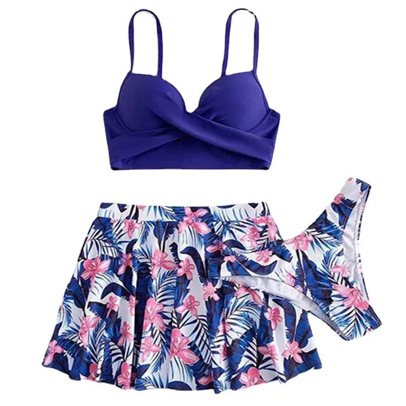 Women's three-piece swimsuit set with high-waist bikini briefs in polyester fabric