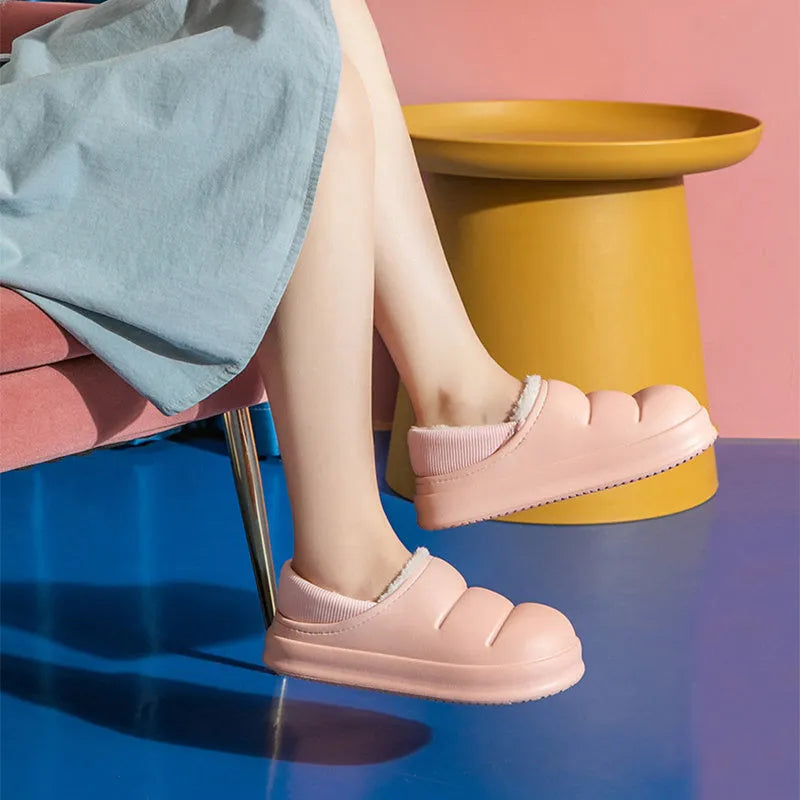 Waterproof garden slippers in various colours with EVA sole and overshoe design