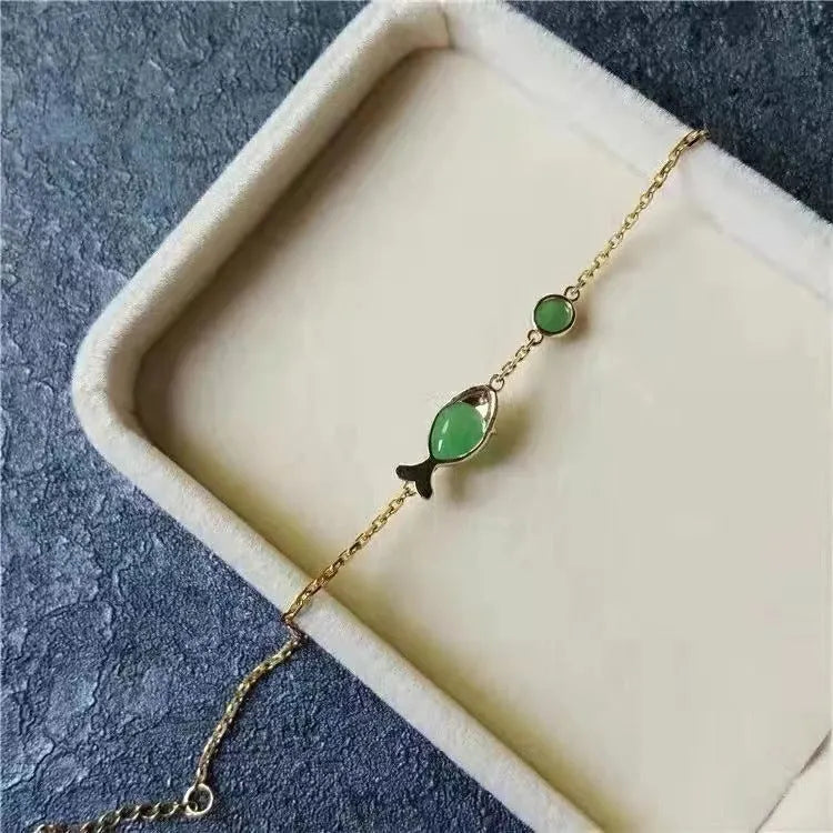 Yellow gold colour electroplated retro style women's bracelet with copper and plastic construction