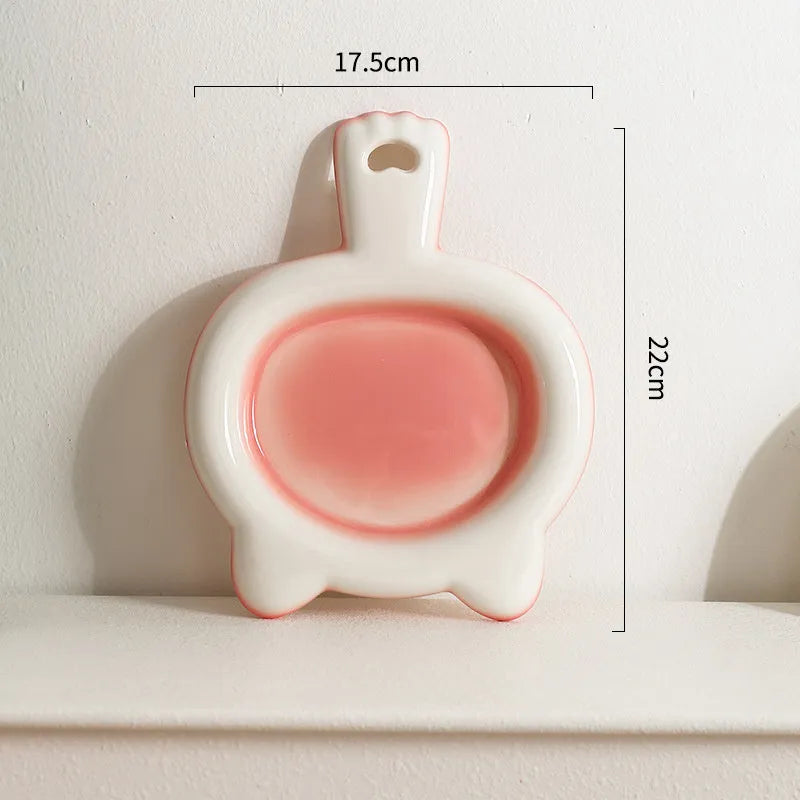 Ceramic cat bowl with shallow mouth design in selected colour