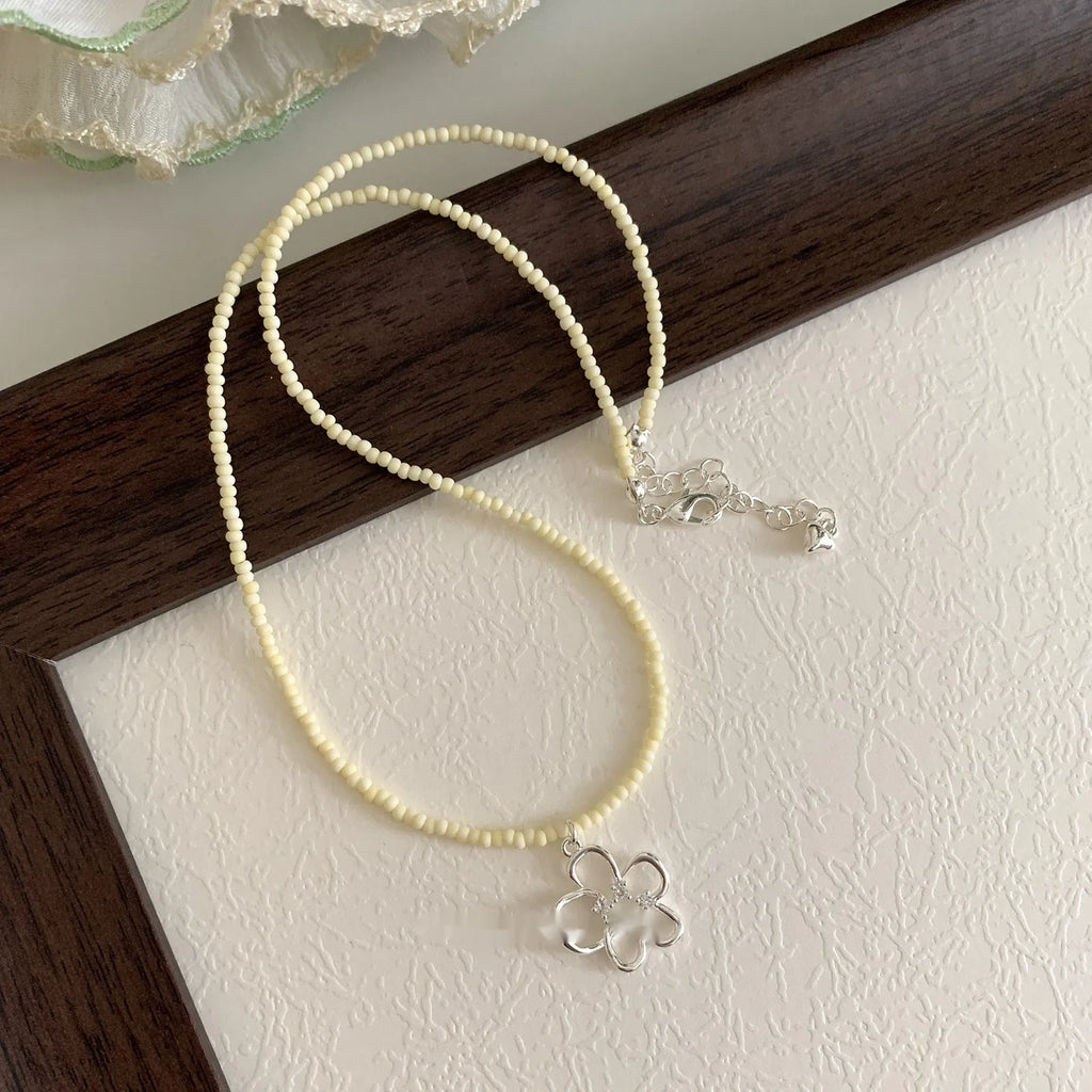 Women's colourful beaded hollow flower necklace with U-shaped pendant and Korean style design