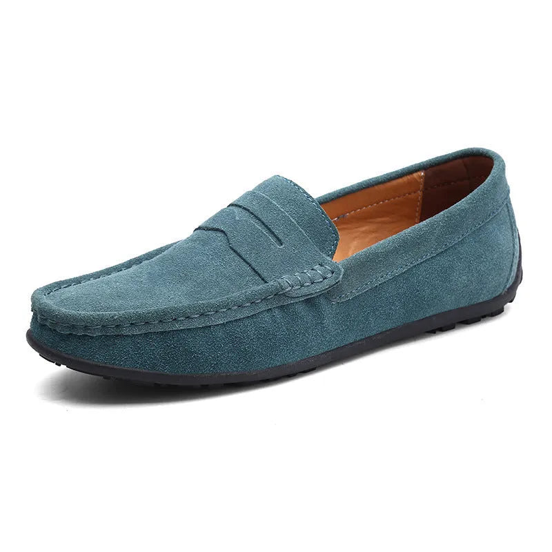 Men's suede casual shoes in British plus sizes with flat rubber soles and round toe design