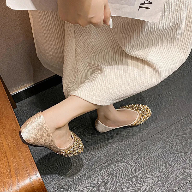 Flat bridesmaid shoes in satin with square toe and rhinestone decorations in silver and gold