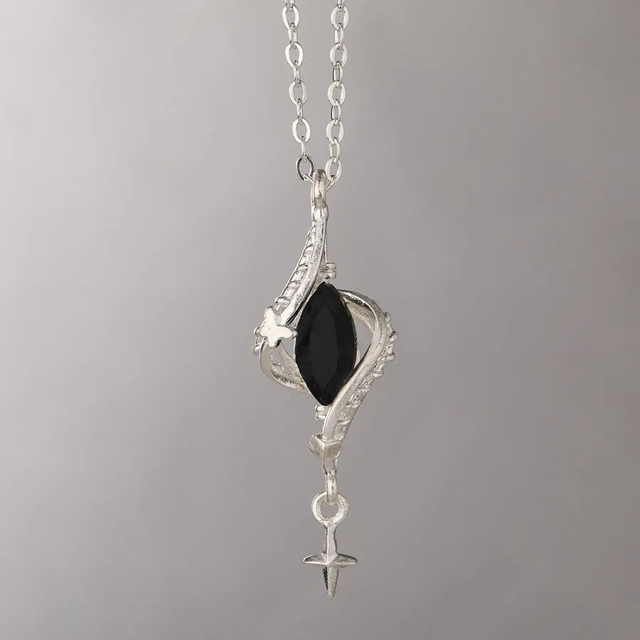 Creative hollow out pendant necklace with mori style winding chain and heart of thorns design