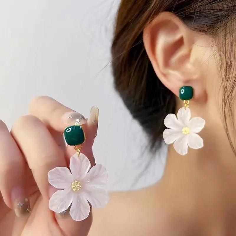 Dark green alloy needle flowers sweet drop earrings for women
