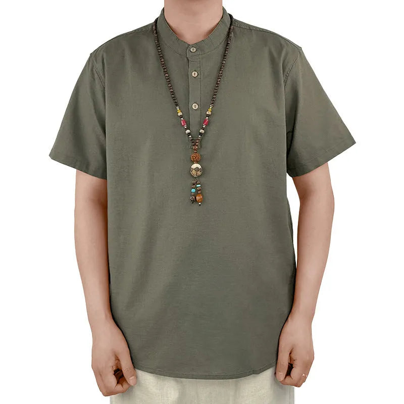 Men's solid colour short sleeve T-shirt in a thin cotton and linen fabric for summer.