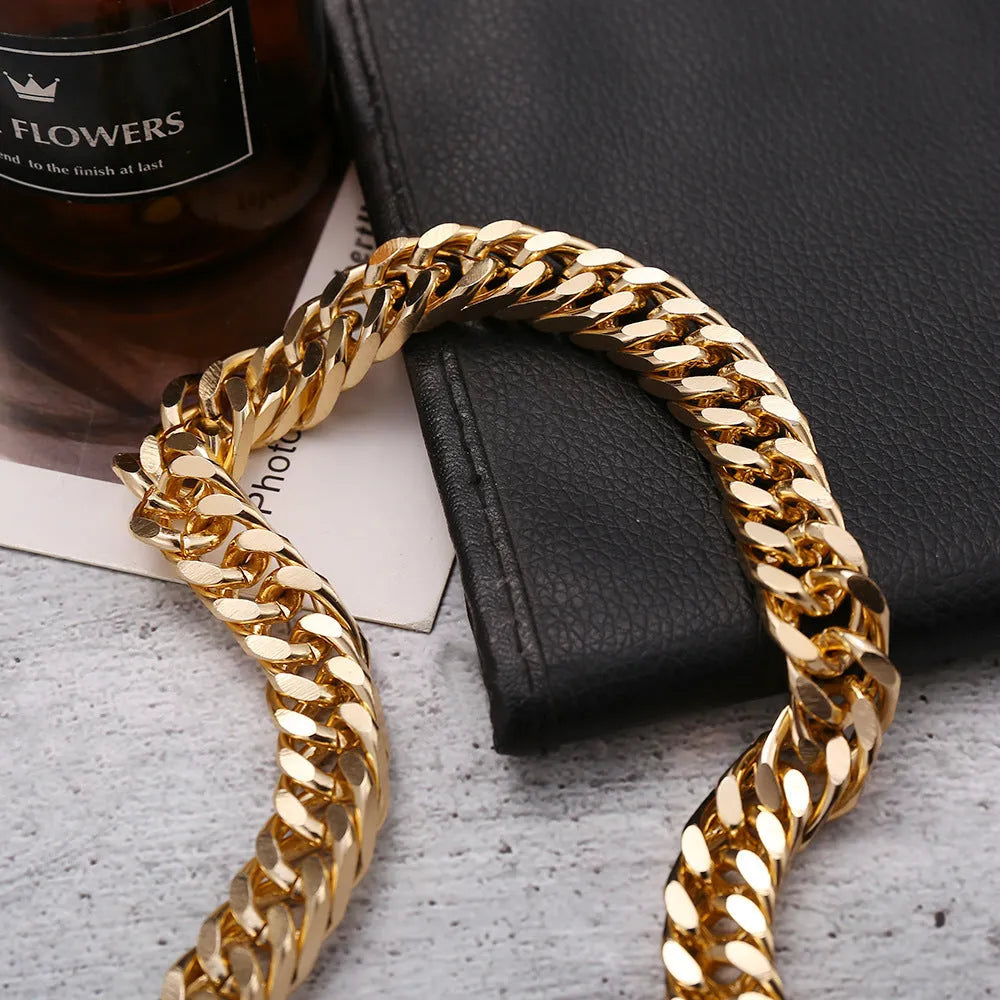 Gold-colour thick chain women's necklace with a 6cm component on a 32cm chain.
