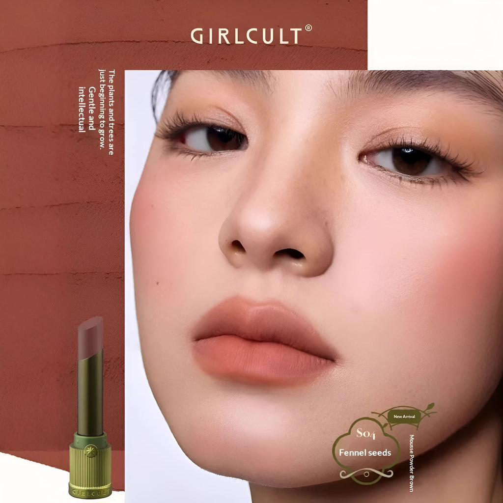 Matte brown lip mud in nude earth tones, long-lasting and easy to colour for fair skin