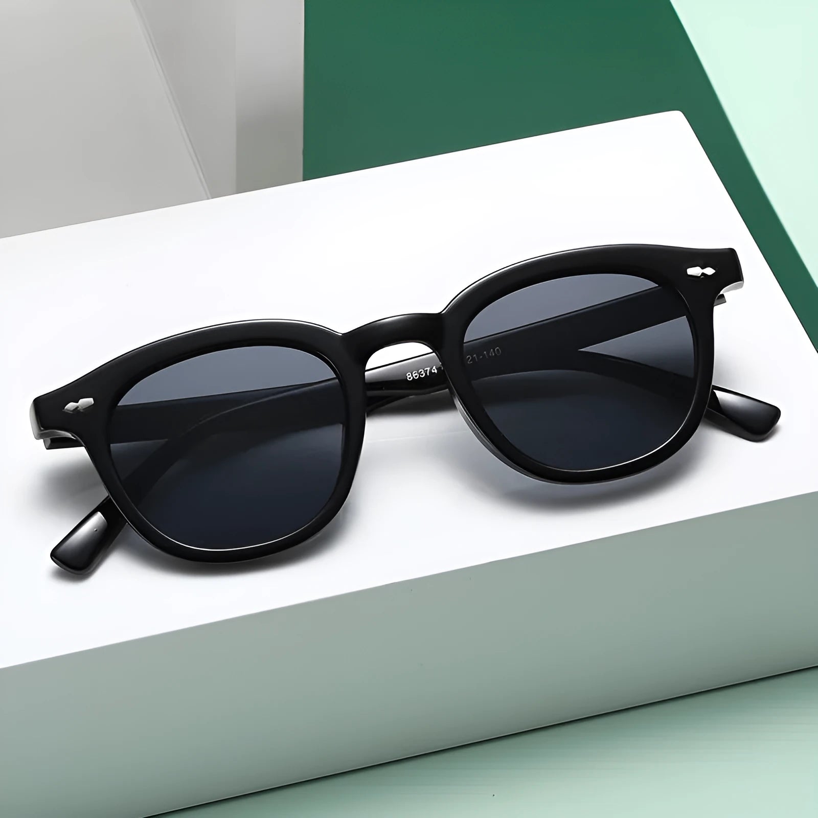Retro round fashion sunglasses with PC frame and lenses in beige colour option