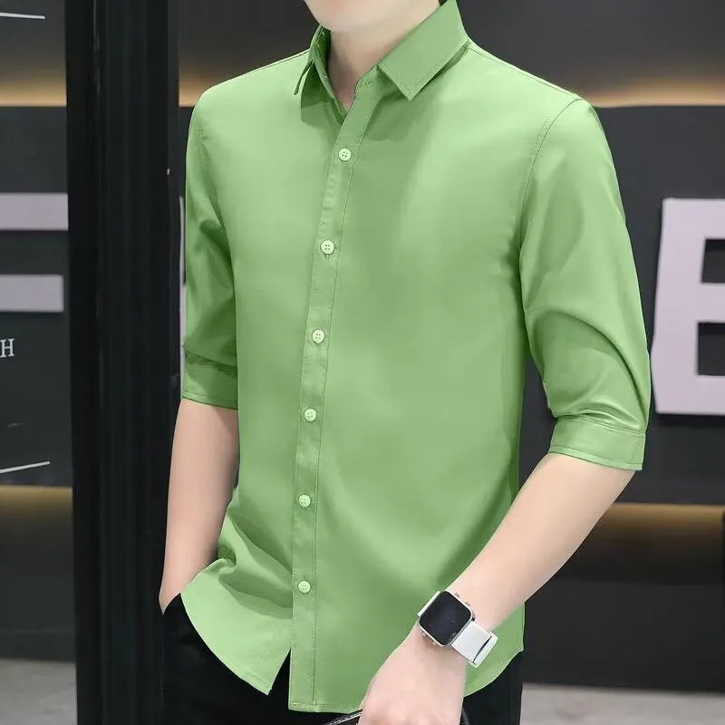 Men's slim-fit half-sleeve shirt in linen silk blend fabric showing non-ironing construction