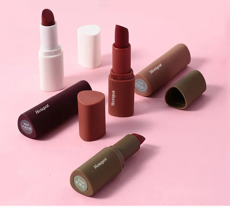 Gift box containing five velvet matte lipsticks with waterproof non-stick cup formula