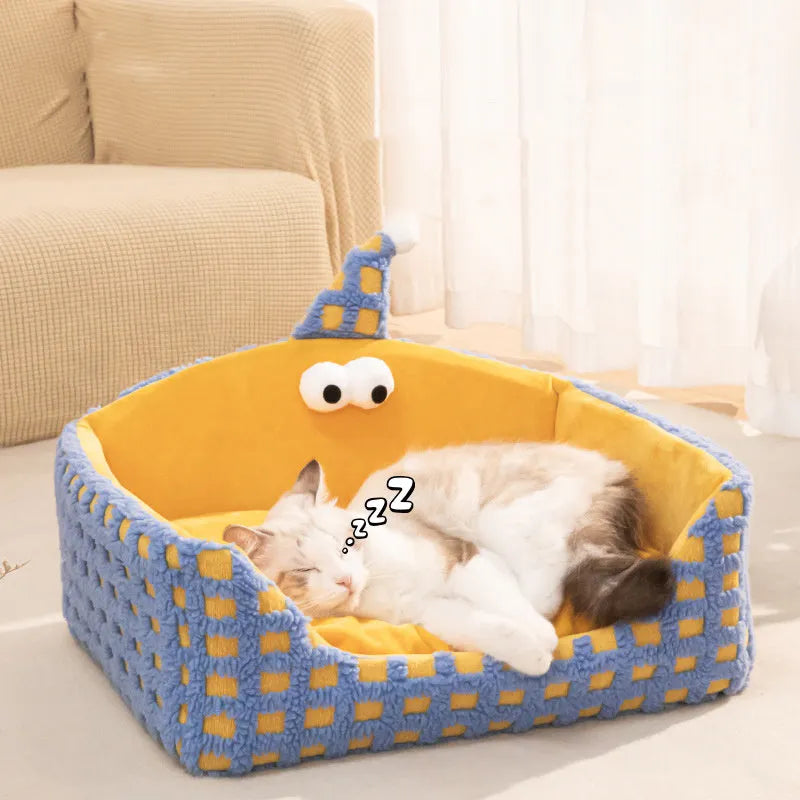 Pet sleeping nest with removable triangular hat sponge pillow in green colour