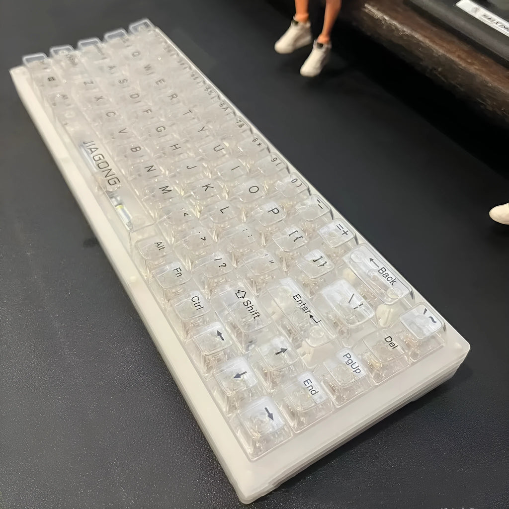 Universal transparent plastic key cap set with 132 pieces for mechanical keyboards