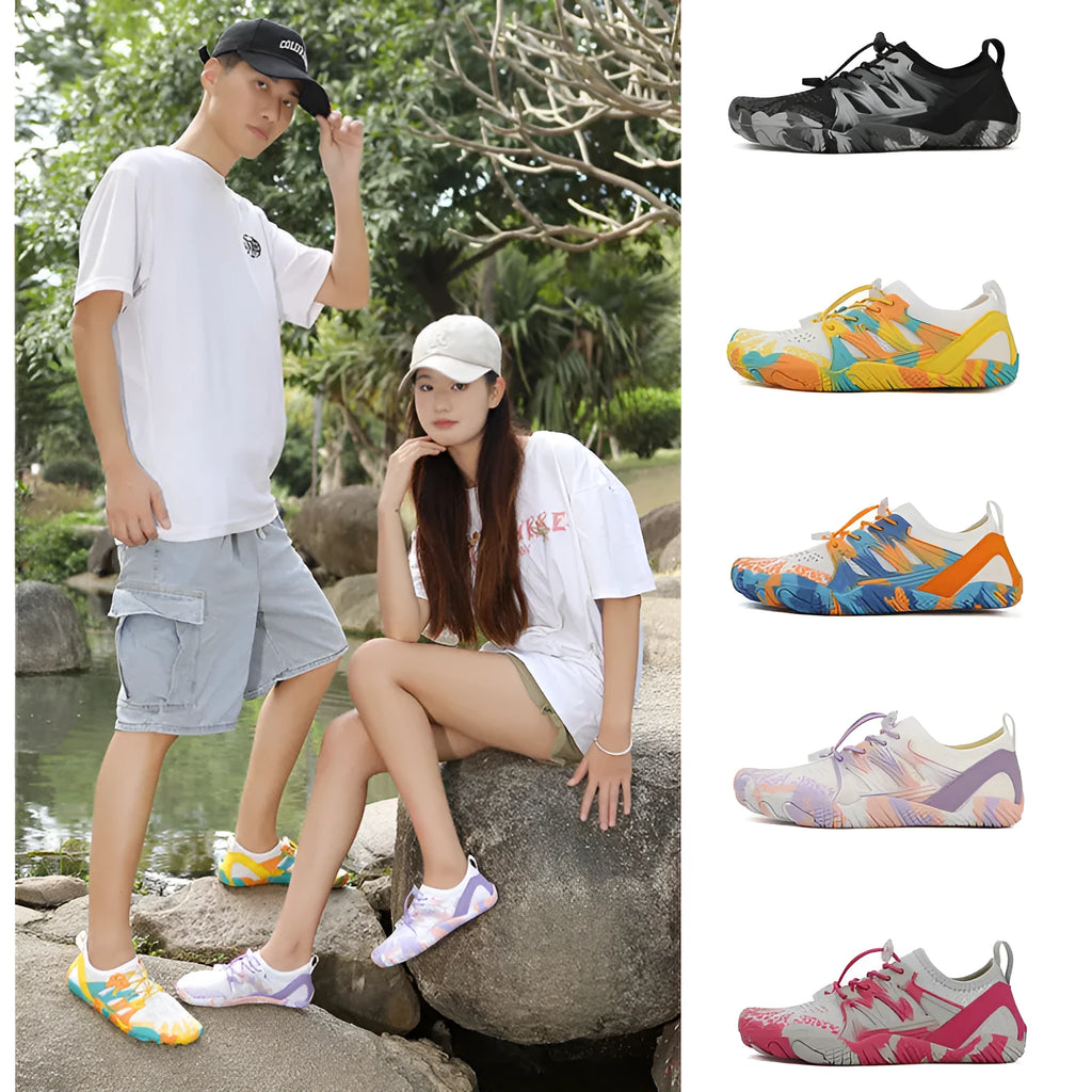 Quick-drying lace-up beach shoes in mesh with a coloured rubber sole.