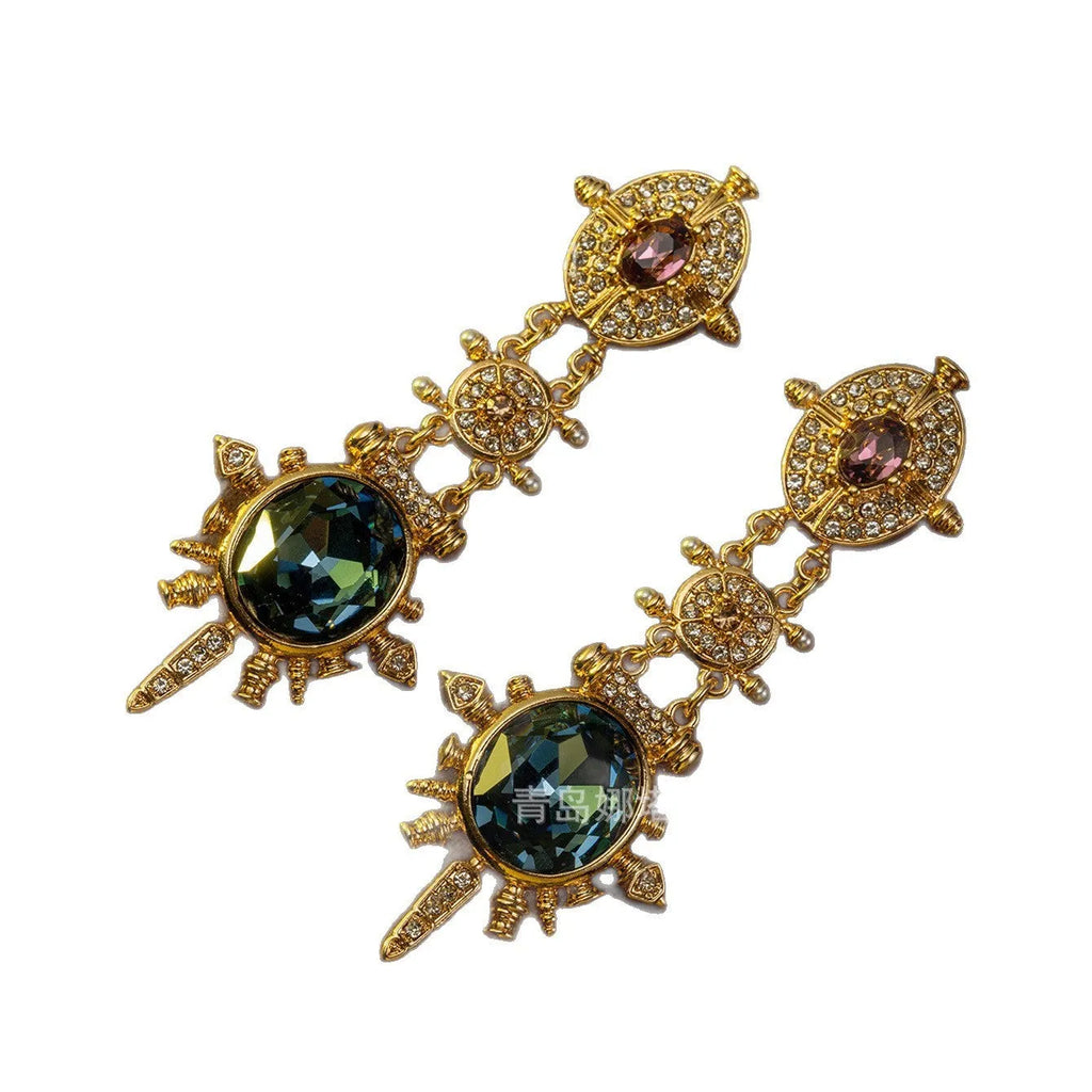 Gold-colour retro geometric round stud earrings with alloy construction and diamond treatment