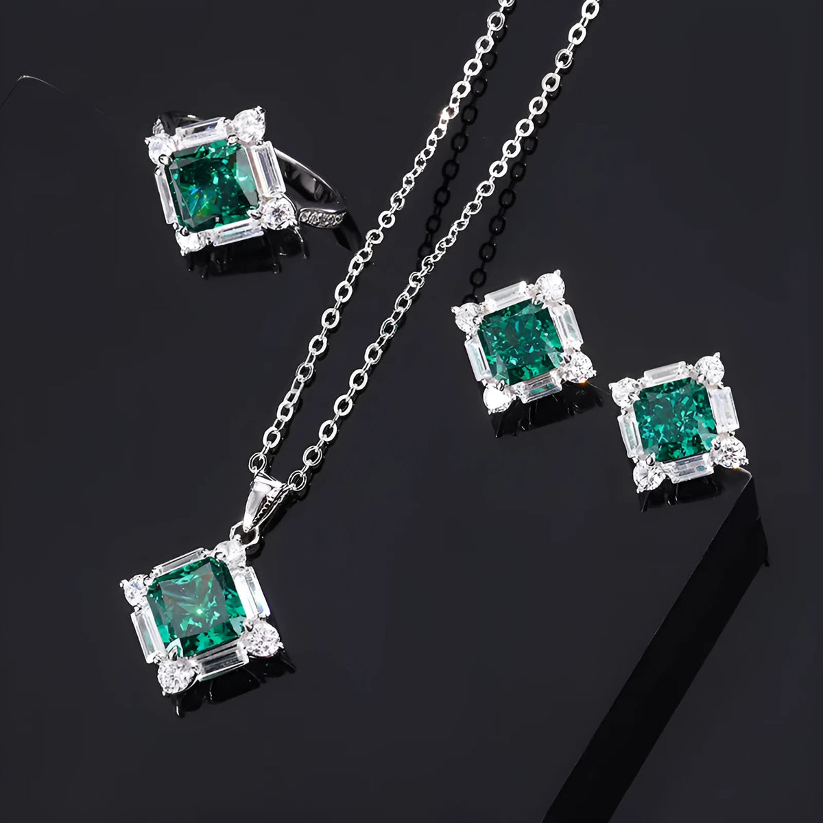S925 silver matching jewellery set with high carbon emerald diamond necklace, earrings, and ring in princess square cut