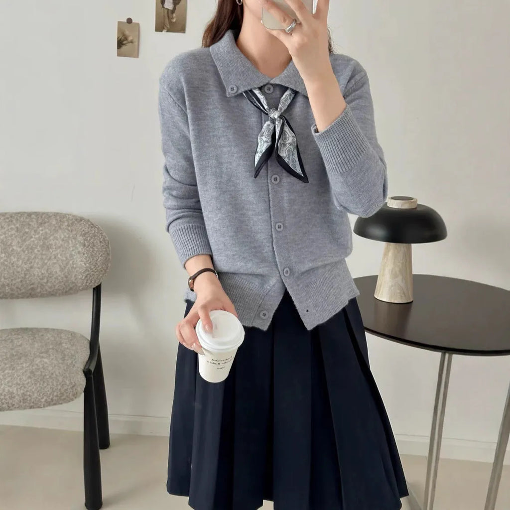 Lapel scarf sweater cardigan in acrylic fibre with regular long sleeves and splicing details