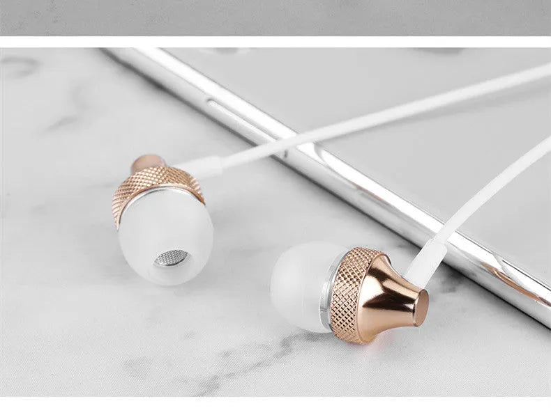 Auricular Metal Fever heavy bass copper in-ear headphones with microphone on wheat cable in black colour