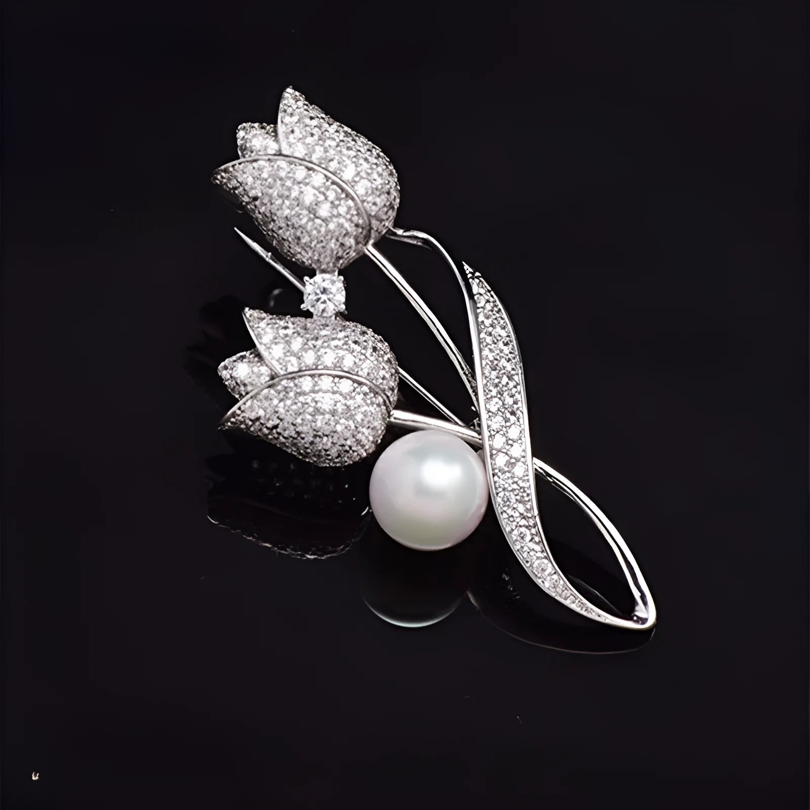 Women's flower-shaped brooch in 181 silver tulip colour with micro-inlaid zircon detailing