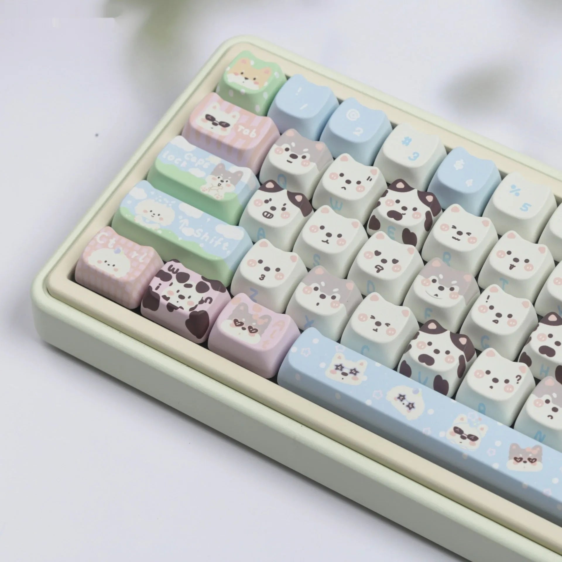 Full set of PBT key caps with colourful cat and puppy designs for mechanical keyboards