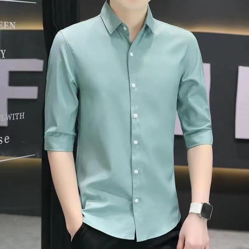 Men's slim-fit half-sleeve shirt in linen silk blend fabric showing non-ironing construction