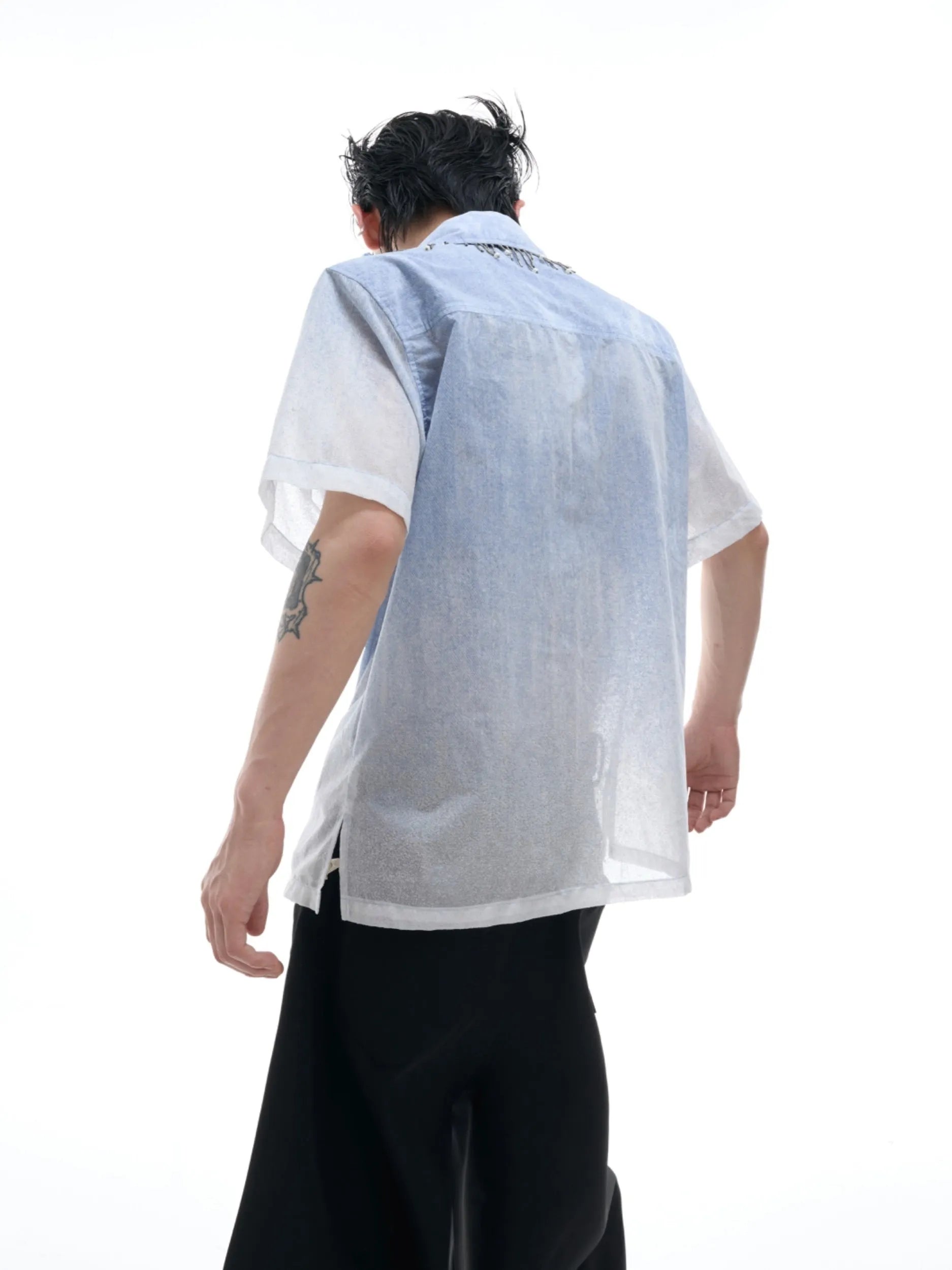 Men's loose blue and white gradient short sleeve casual shirt