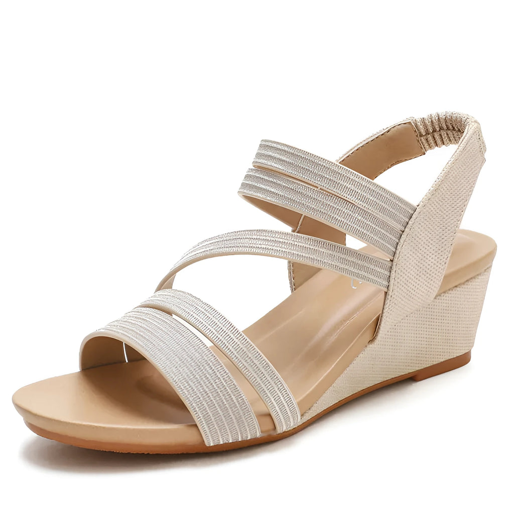 Women's gold platform sandals with a 3-5cm heel and artificial PU upper.