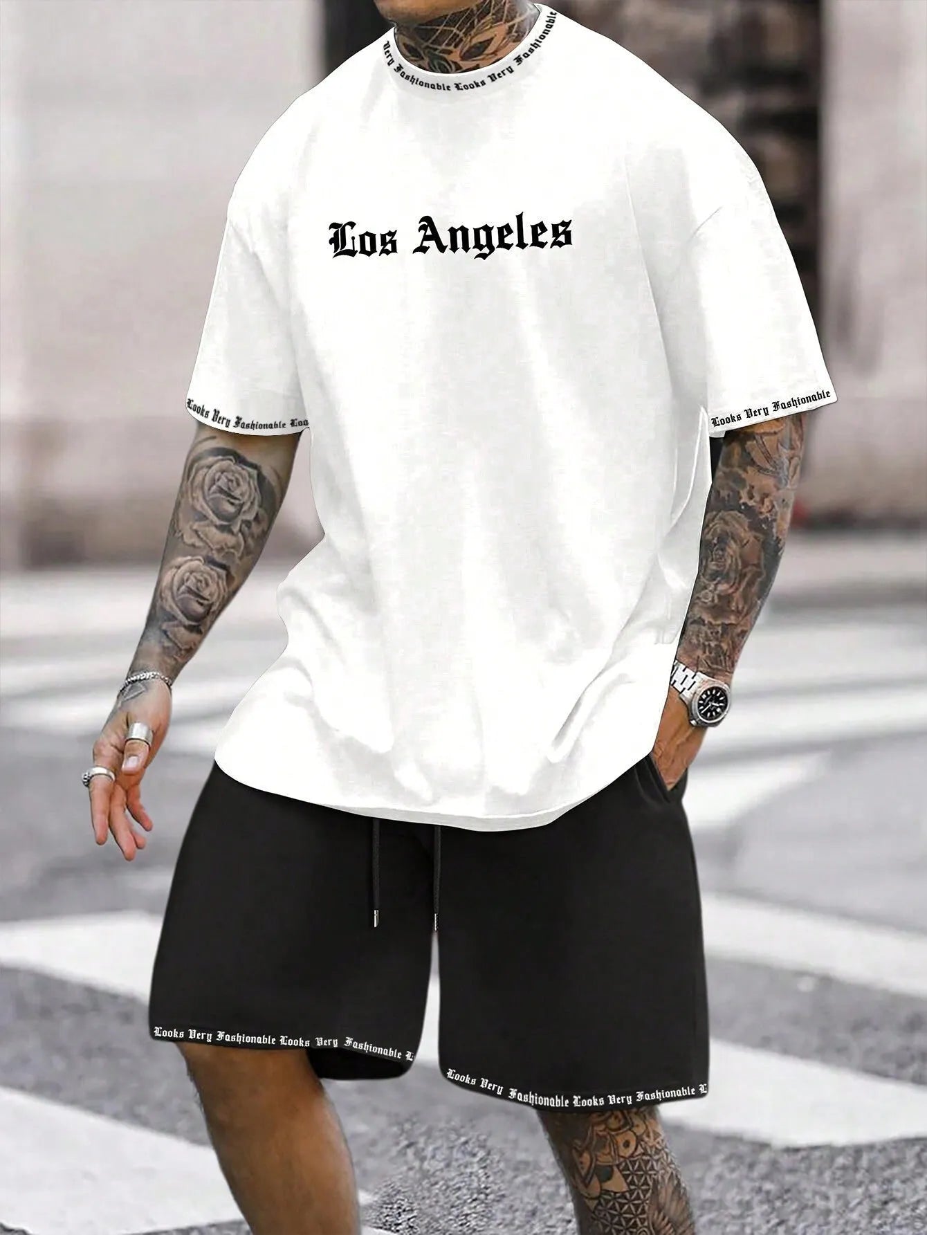 Sports style short-sleeved top and shorts set in quick-drying fabric.